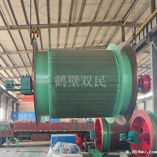 必威betway体育官方网站JK-2.0×1.8P矿井提升机发货现场!