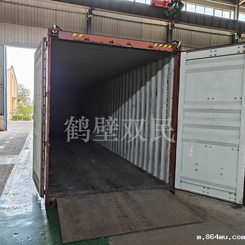 发往欧洲的矿井提升机