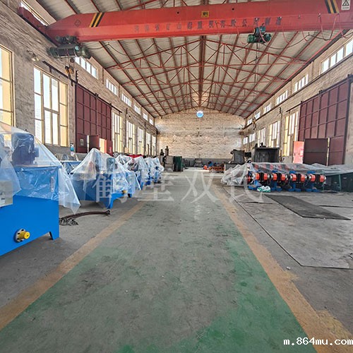 凿井绞车厂家——液压站车间场景图(图文)